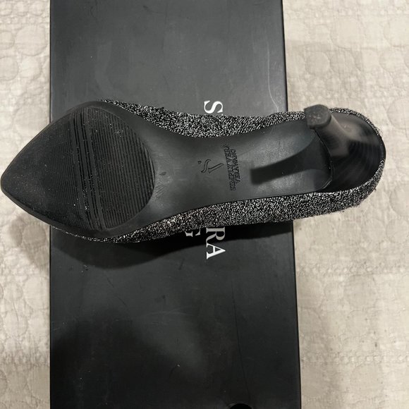 Simply Vera Wang  Black Metallic Pointed Toe Heels Size 6.5 - Picture 5 of 6